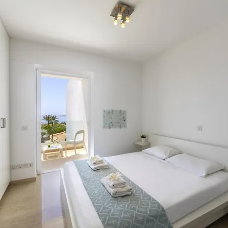 Kalena Seafront Villa