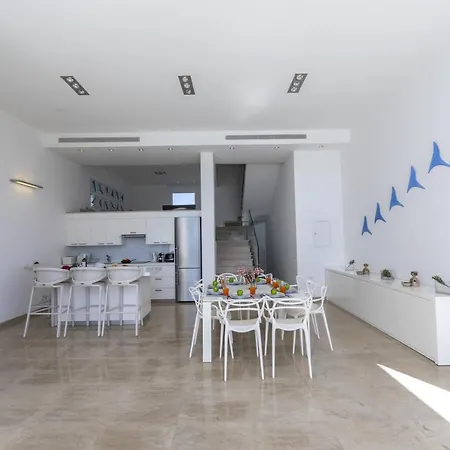 Kalena Seafront Villa