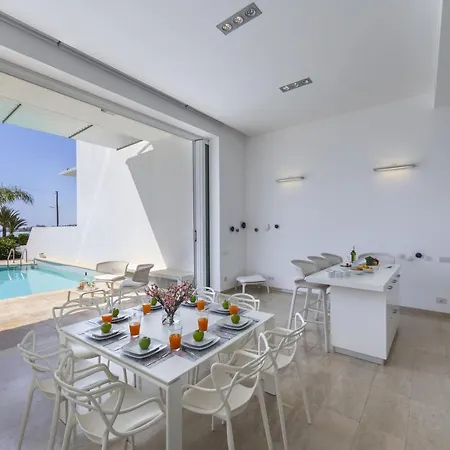 Villa Kalena Seafront Protarász