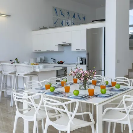 Kalena Seafront Villa *