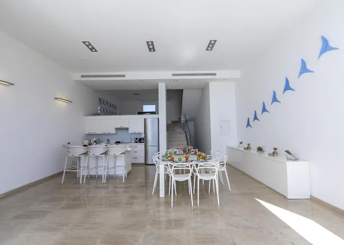 Kalena Seafront Villa