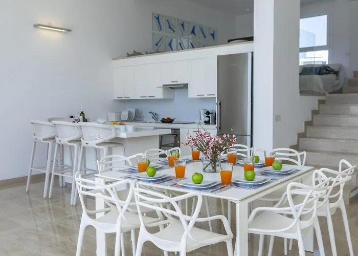 Kalena Seafront Villa *